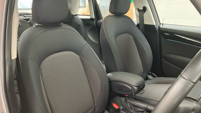 MINI Hatchback 1.5 Cooper Classic 5dr Auto Petrol Hatchback